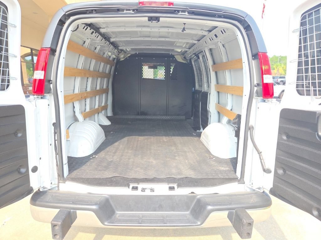 Used 2024 Chevrolet Express 2500 w/ Driver Convenience Package RWD image 10