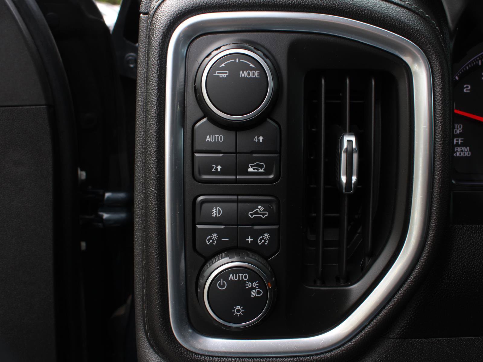 Used 2020 Chevrolet Silverado 1500 RST w/ All-Star Edition AWD/4WD image 9
