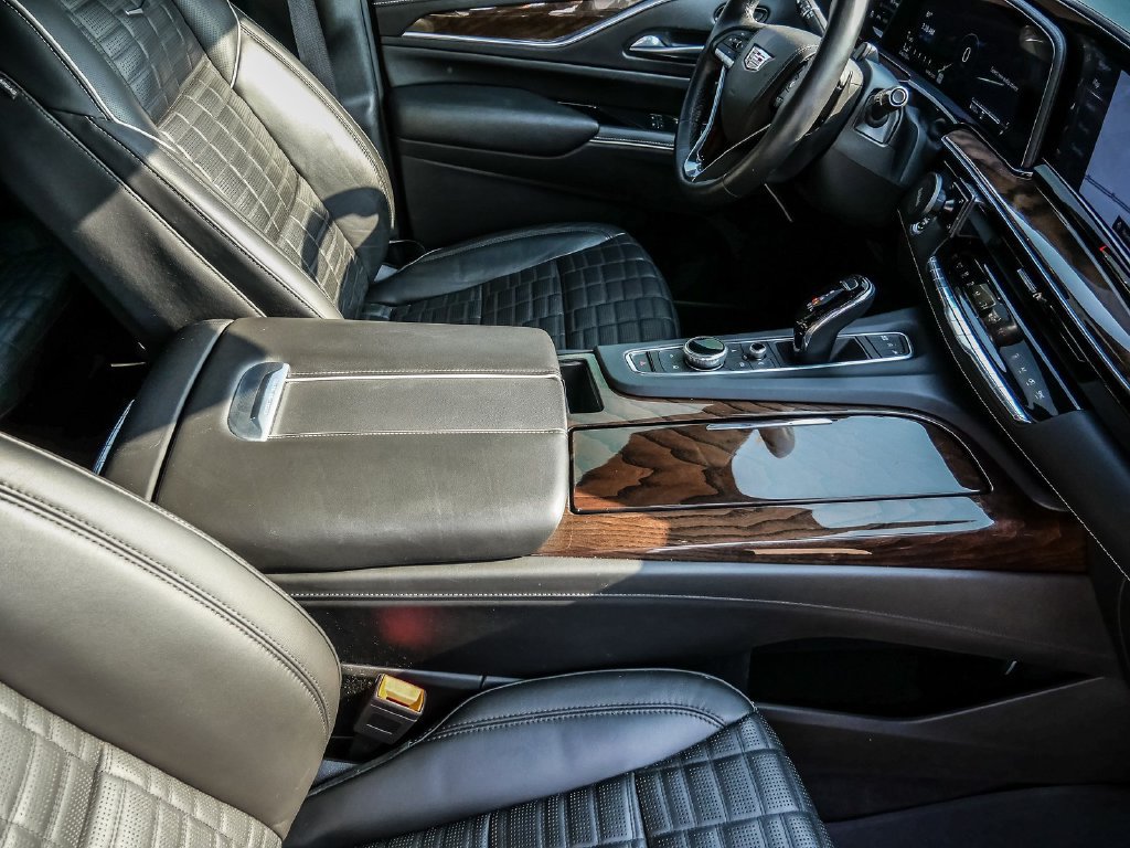 Used 2023 Cadillac Escalade Premium Luxury Platinum w/ LPO, Radiant Package AWD/4WD image 18