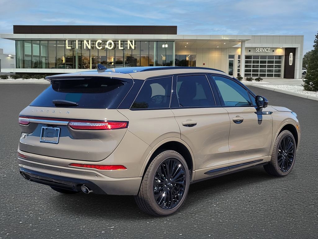 Used 2025 Lincoln Corsair Reserve w/ Equipment Group 202A image 4