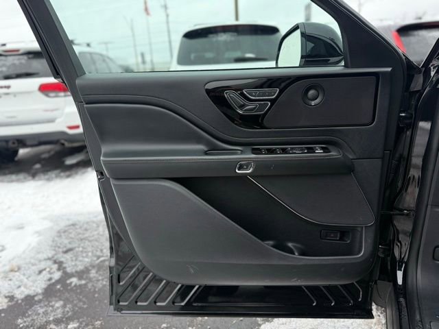 Used 2025 Lincoln Aviator Reserve w/ Illumination Package image 14