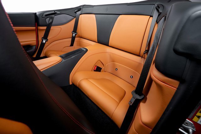 Used 2019 Ferrari Portofino image 25