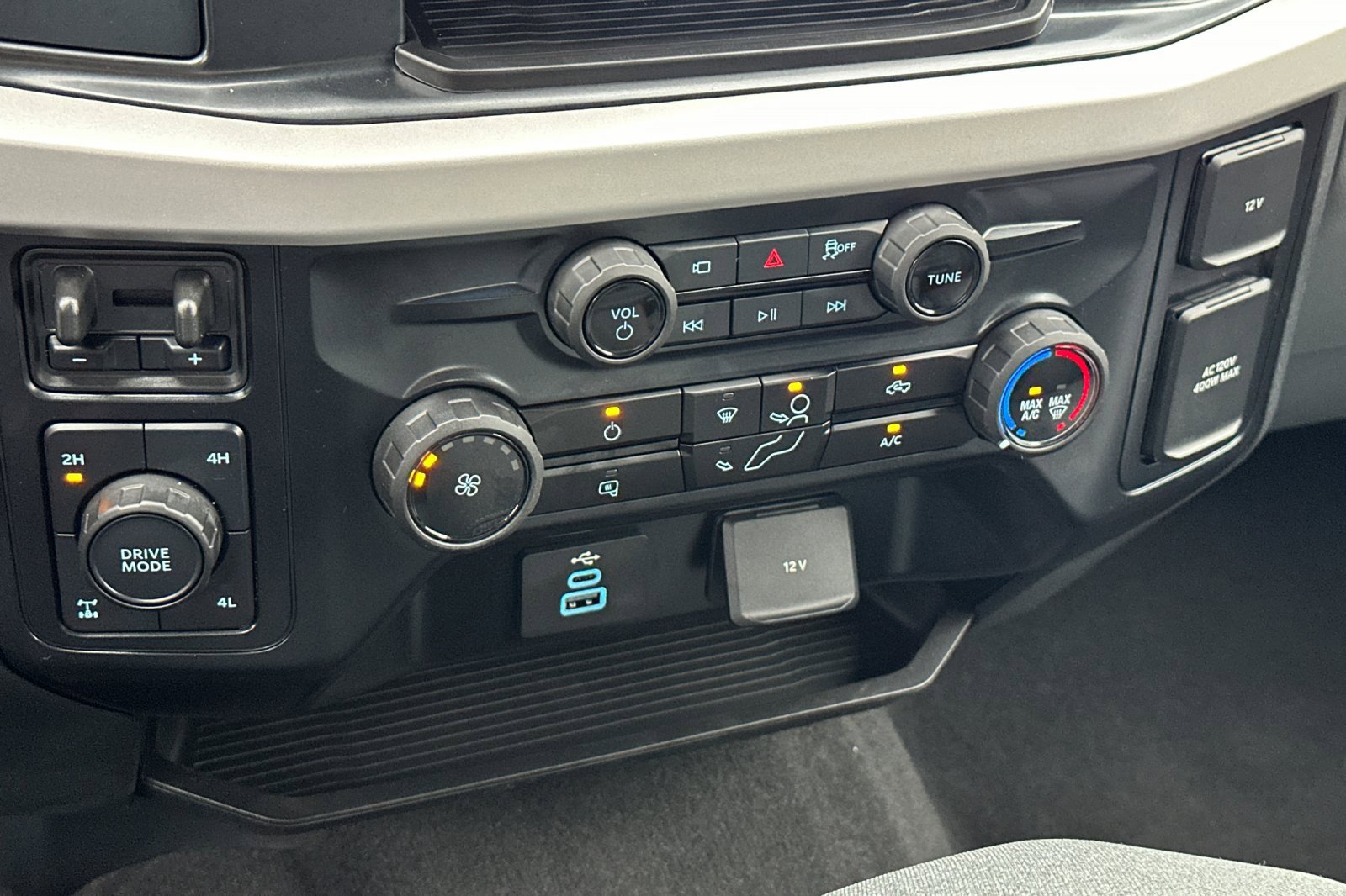 New 2025 Ford F250 XLT w/ 360-Degree Camera Package image 19