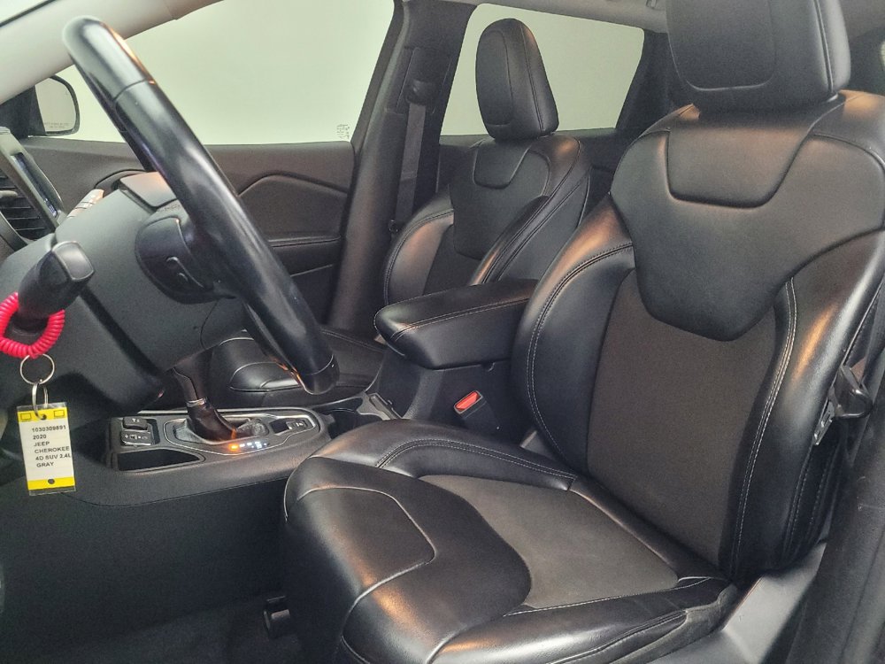 Used 2020 Jeep Cherokee Latitude Plus w/ Cold Weather Group image 17