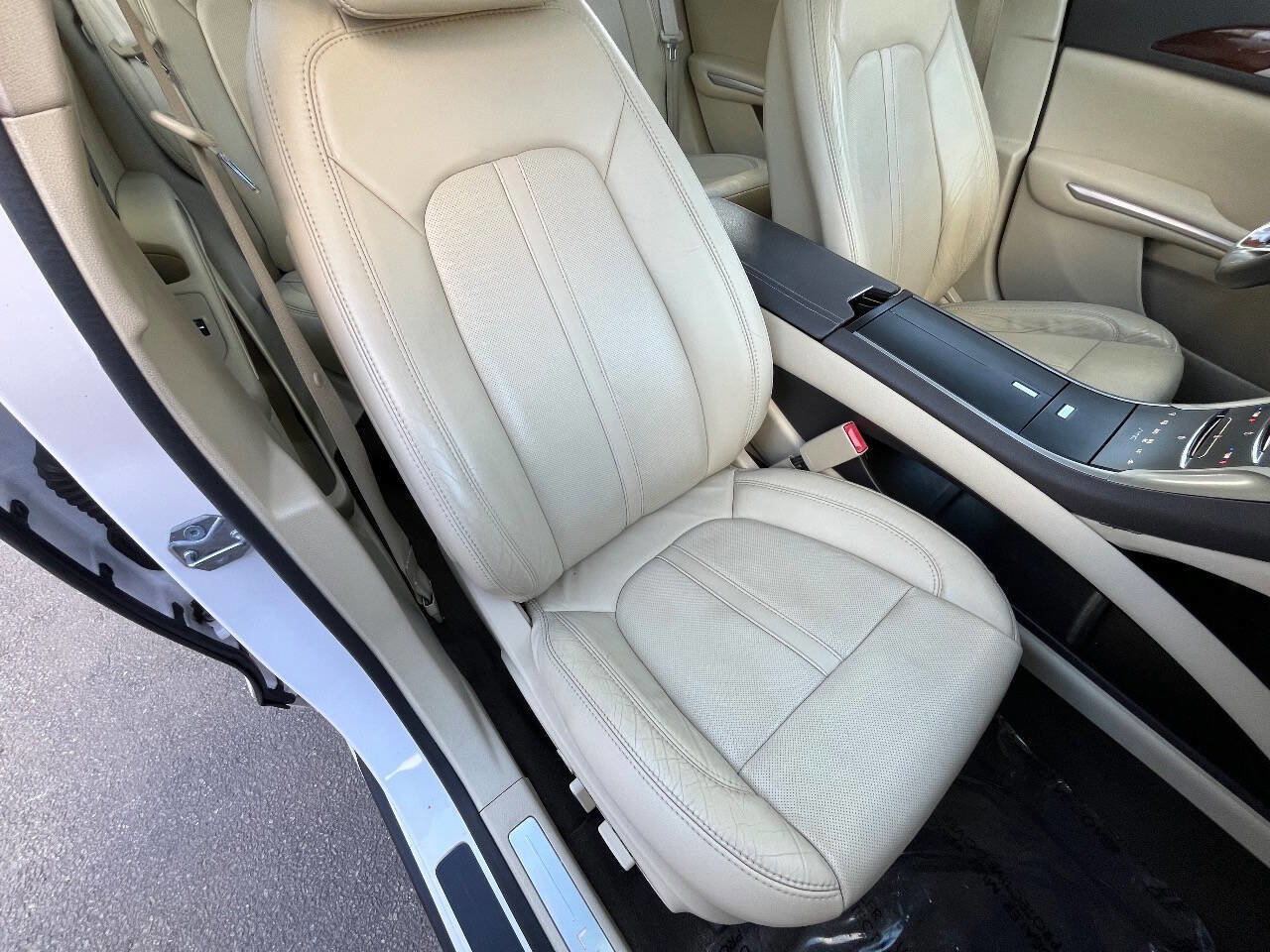 Used 2014 Lincoln MKZ Base AWD V6 4dr Sedan image 13