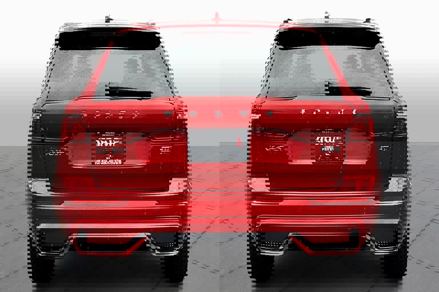 Certified 2023 Volvo XC60 B5 Plus w/ Climate Package image 4