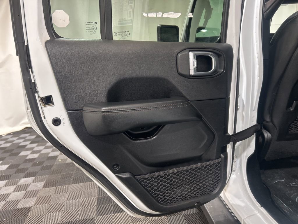 Used 2021 Jeep Wrangler Unlimited Rubicon w/ Dual Top Group AWD/4WD image 16