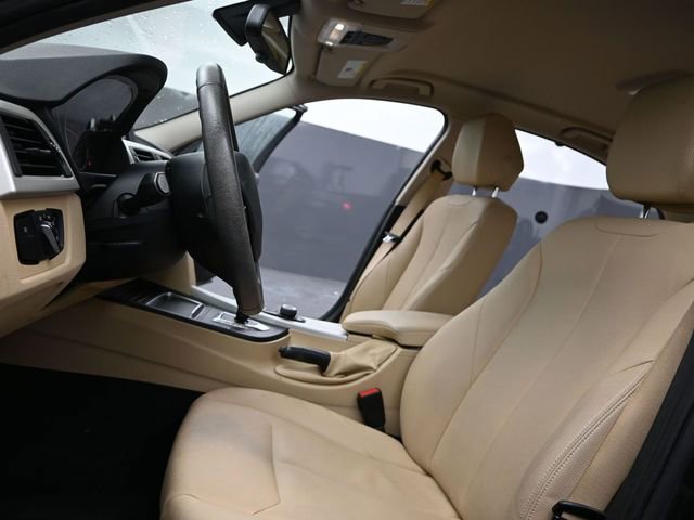Used 2018 BMW 320i Sedan image 15