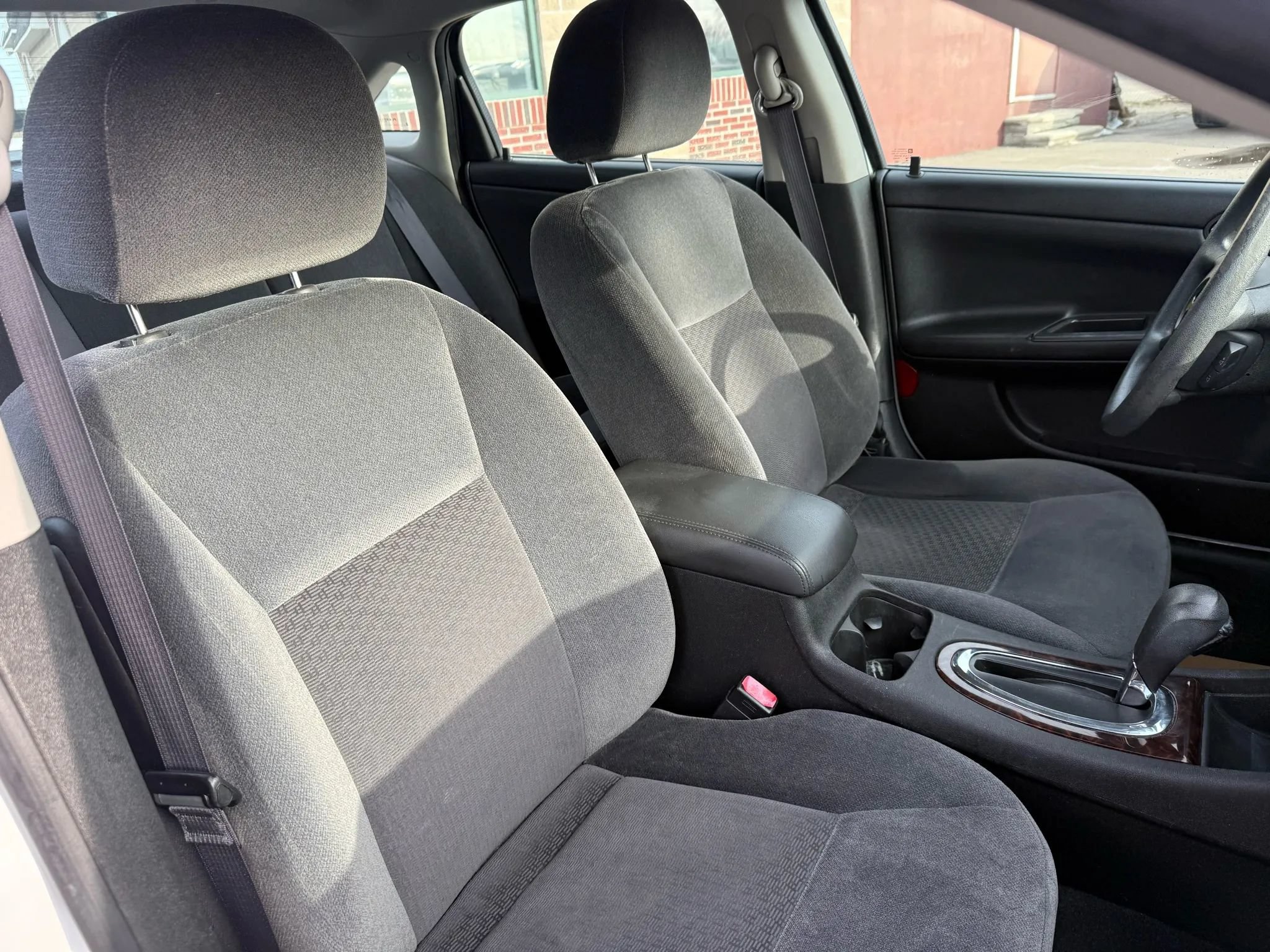 Used 2016 Chevrolet Impala LT FWD image 28