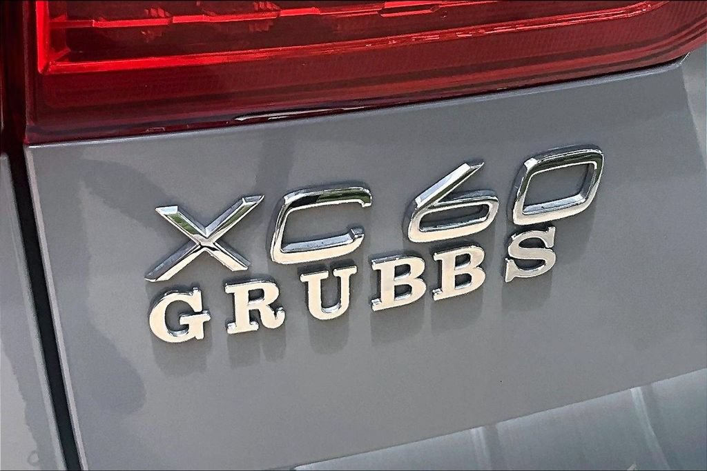 Certified 2024 Volvo XC60 B5 Plus w/ Protection Package Premier AWD/4WD image 43