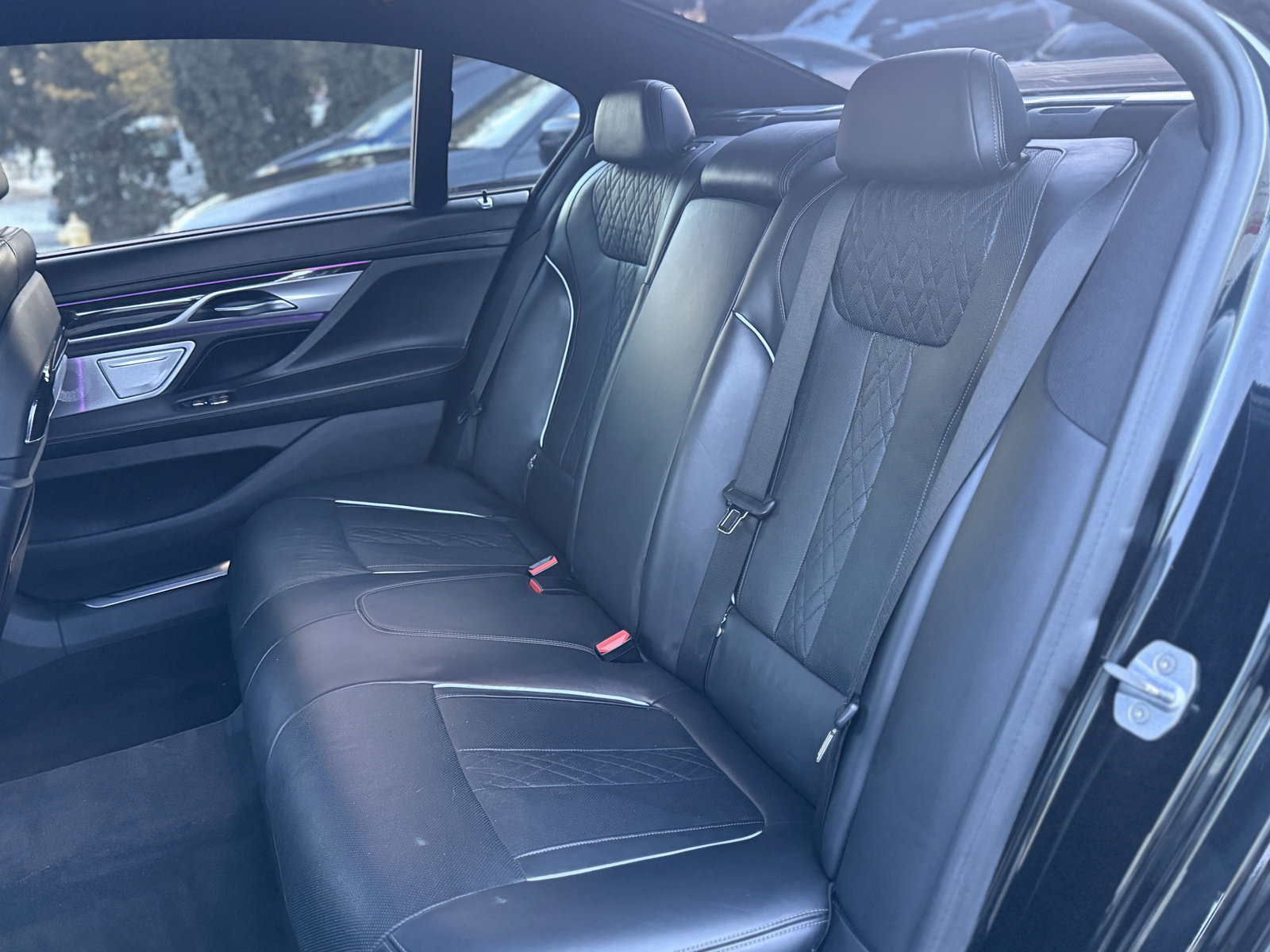 Used 2020 BMW 750i xDrive w/ Executive Package AWD/4WD image 18