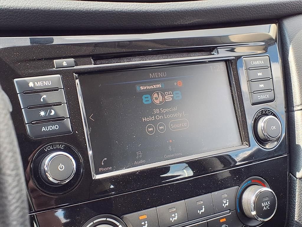 Used 2019 Nissan Rogue S image 22