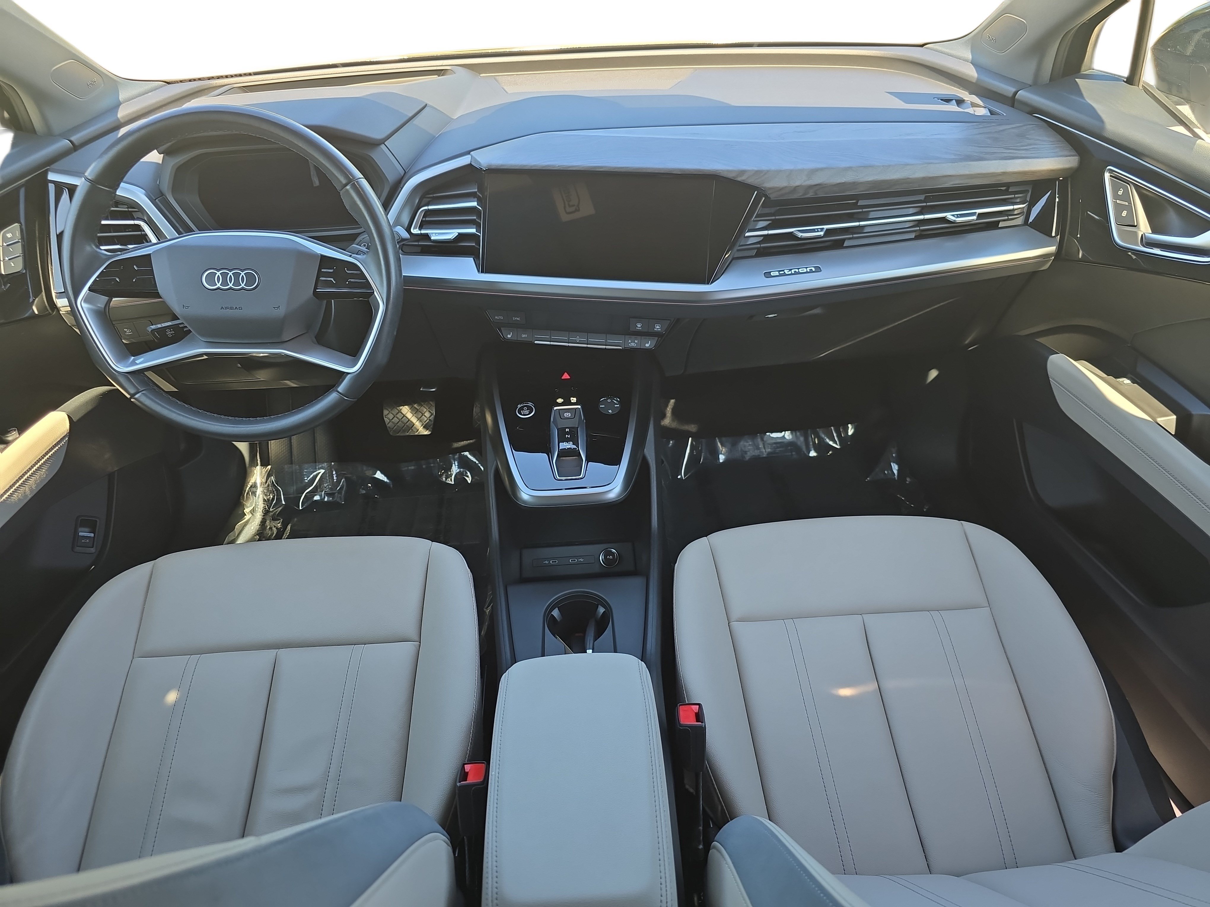 Used 2023 Audi Q4 e-tron Prestige AWD/4WD image 9