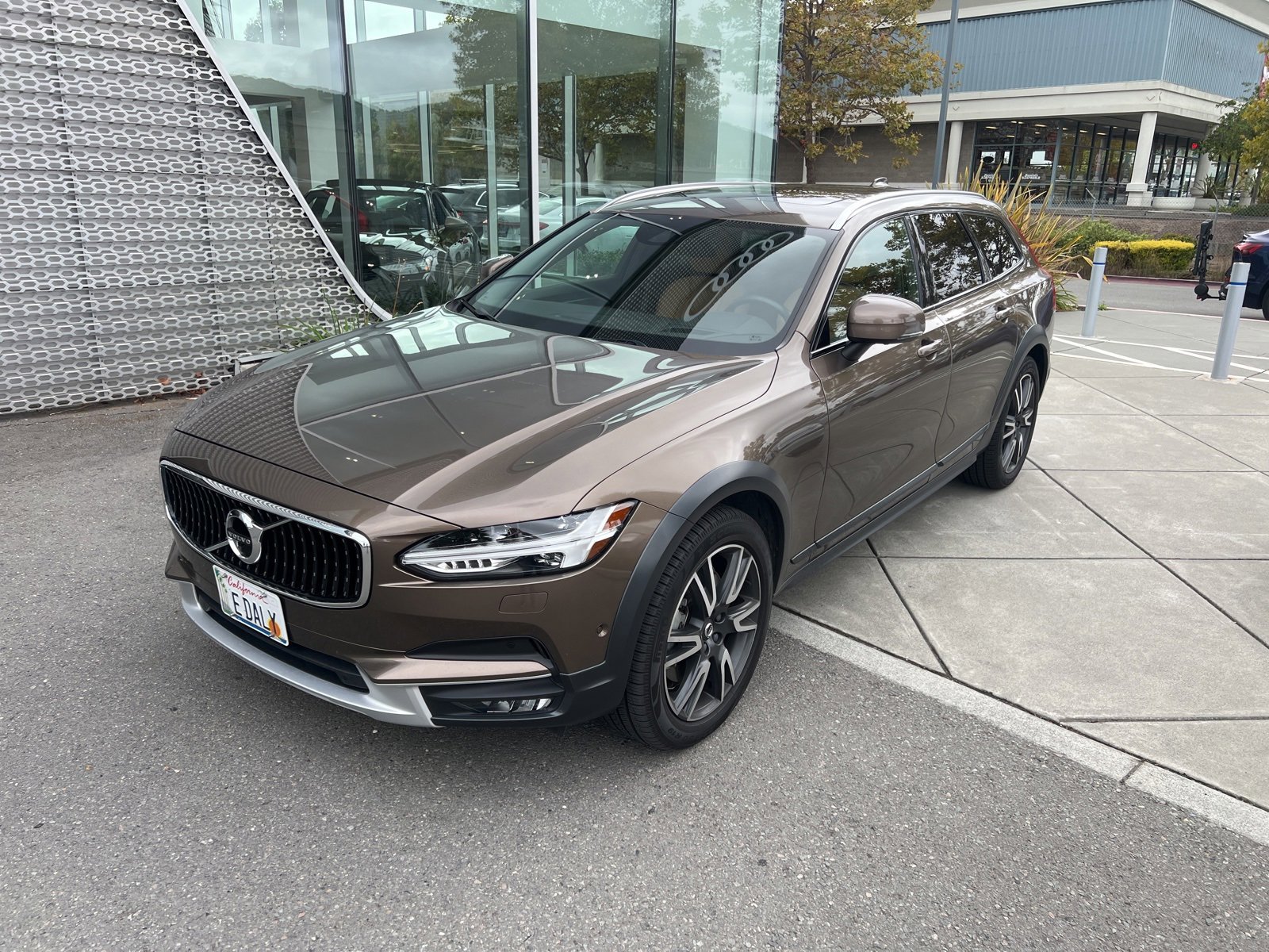 Used 2018 Volvo V90 T6 Cross Country w/ Convenience Package