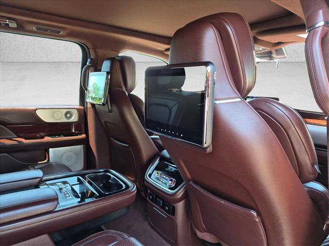 Used 2018 Lincoln Navigator Black Label w/ Cargo Package AWD/4WD image 21