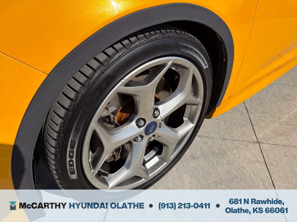 Used 2016 Ford Focus ST w/ Equipment Group 402A FWD image 10