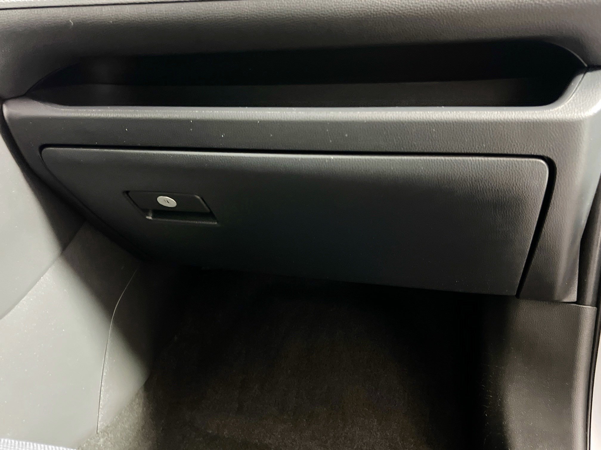 Used 2025 Toyota RAV4 LE FWD image 31
