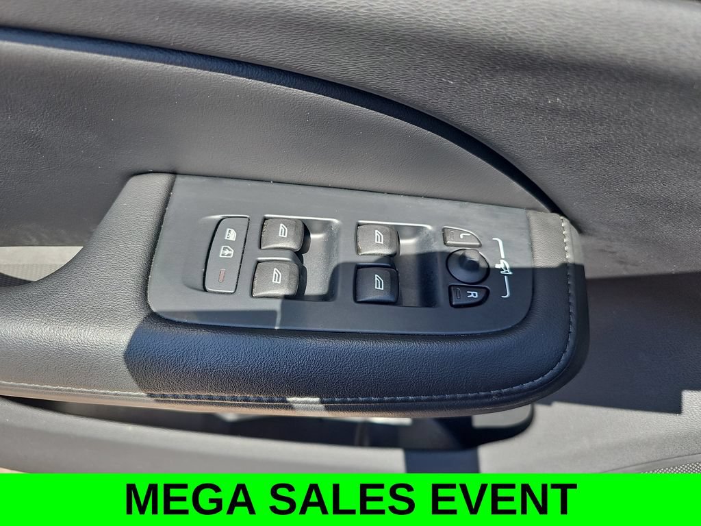 Used 2025 Volvo V60 B5 Cross Country Plus AWD/4WD image 29