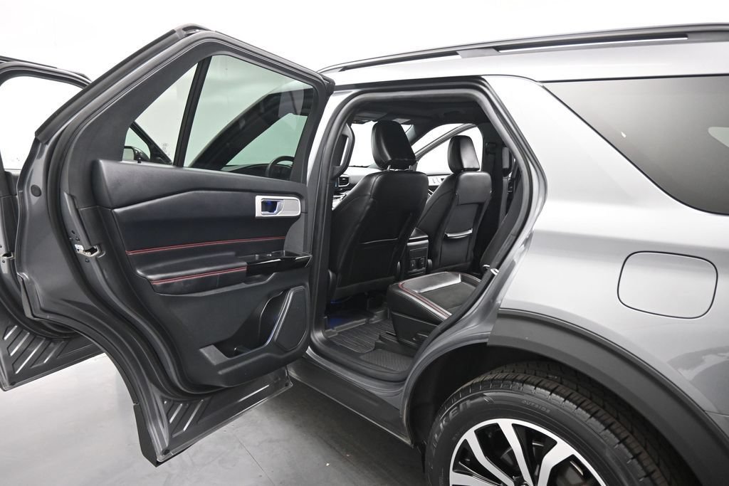 Certified 2022 Ford Explorer ST-Line w/ Class IV Trailer Tow Package AWD/4WD image 18