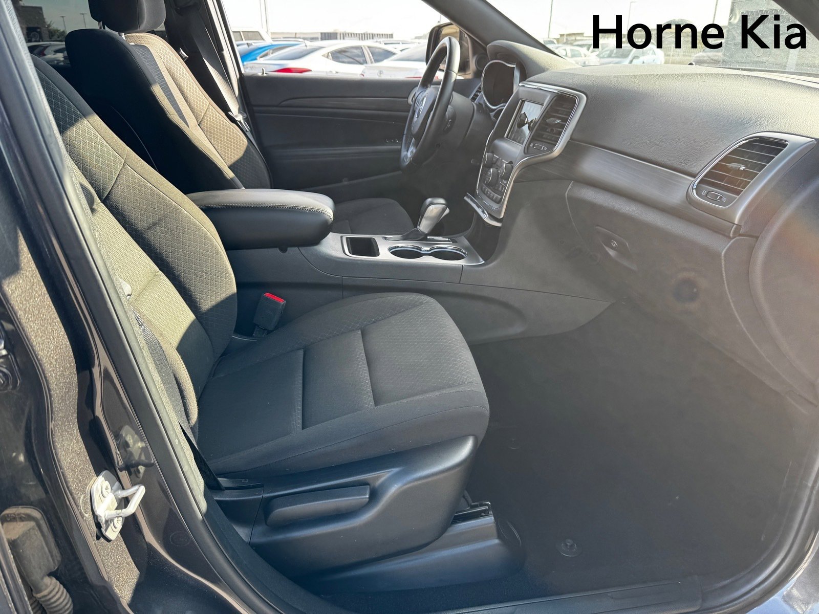 Used 2021 Jeep Grand Cherokee Laredo image 23