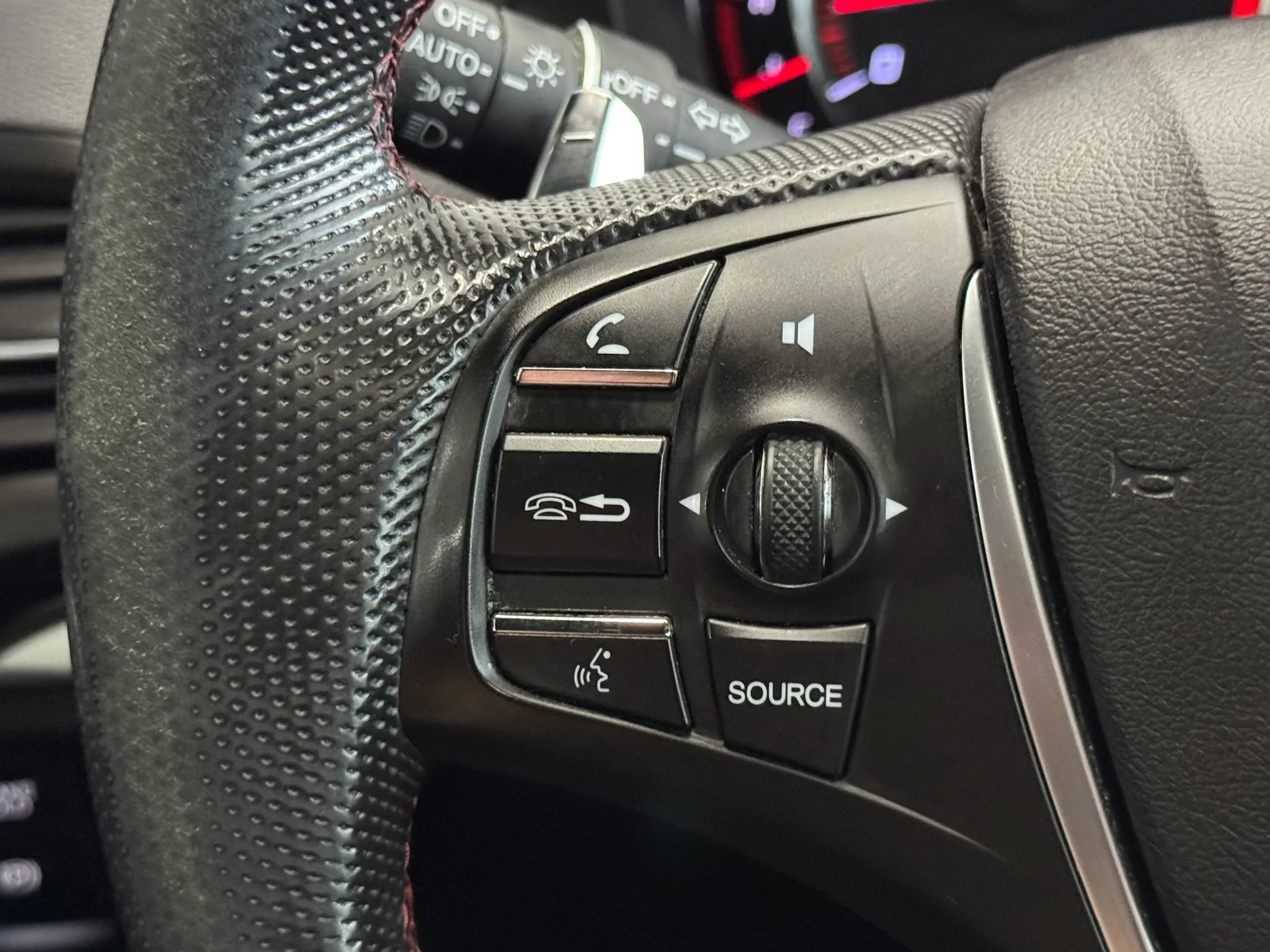 Used 2019 Acura MDX w/ Technology Package AWD/4WD image 15