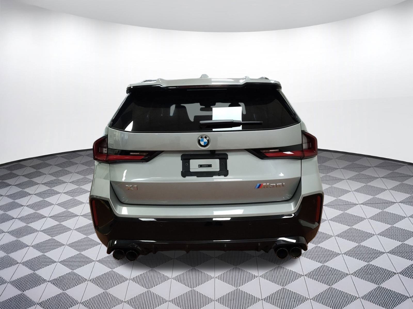 Certified 2025 BMW X1 M35i w/ Premium Package image 9