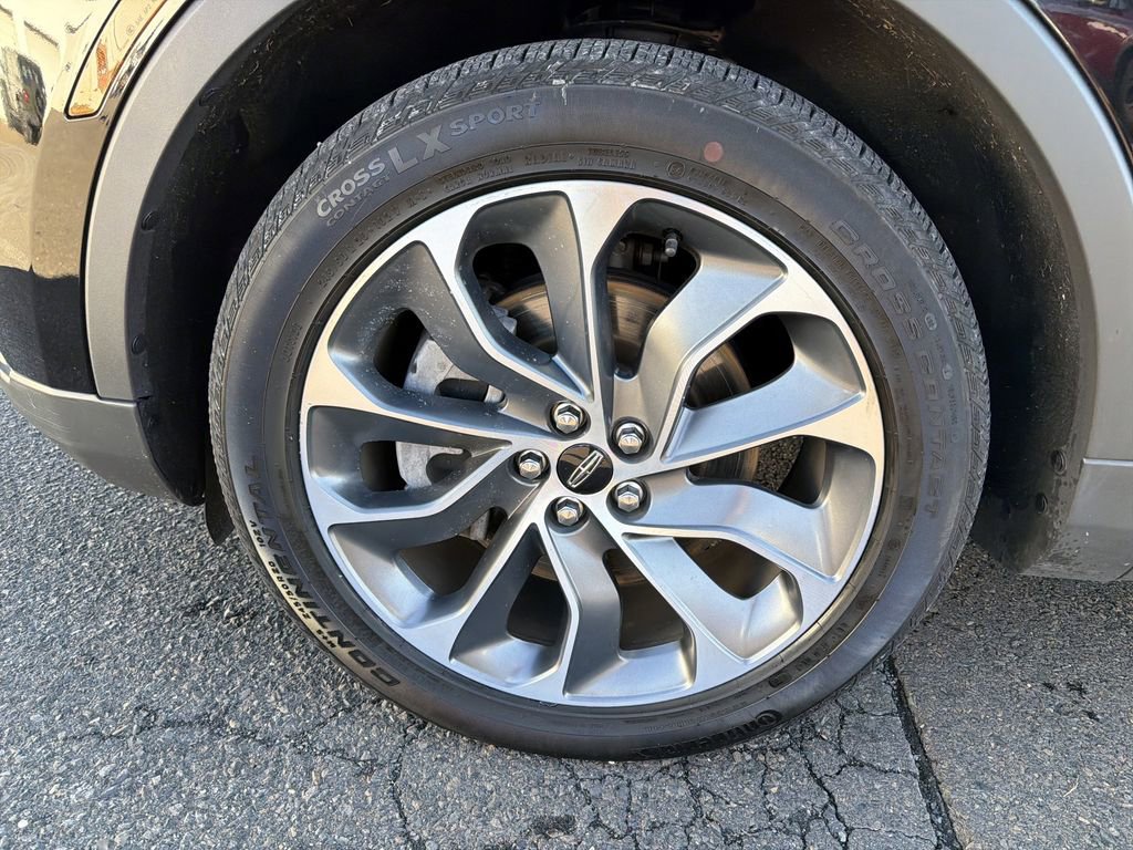 Certified 2022 Lincoln Nautilus Reserve w/ Luxury Package image 30