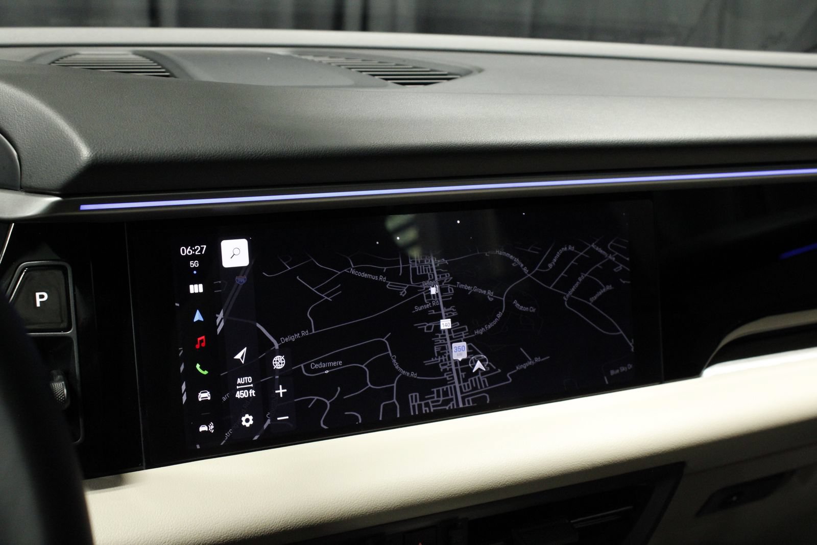 Certified 2025 Porsche Macan 4 Electric AWD/4WD image 29