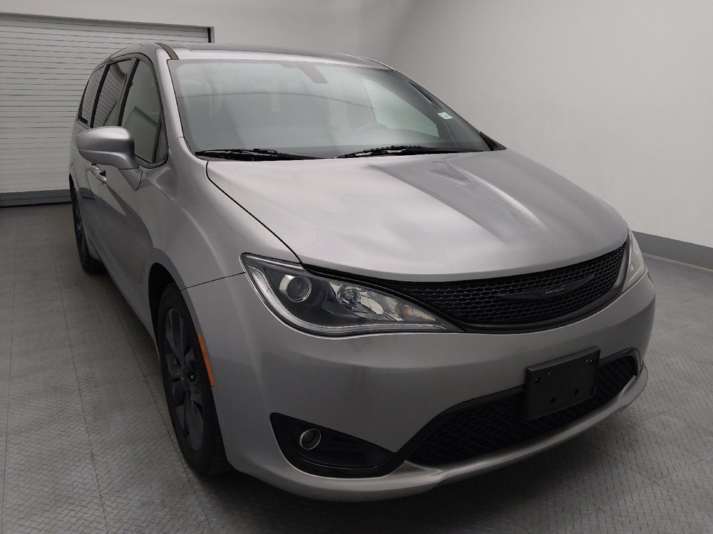 Used 2018 Chrysler Pacifica Touring Plus w/ S Appearance Package FWD image 14