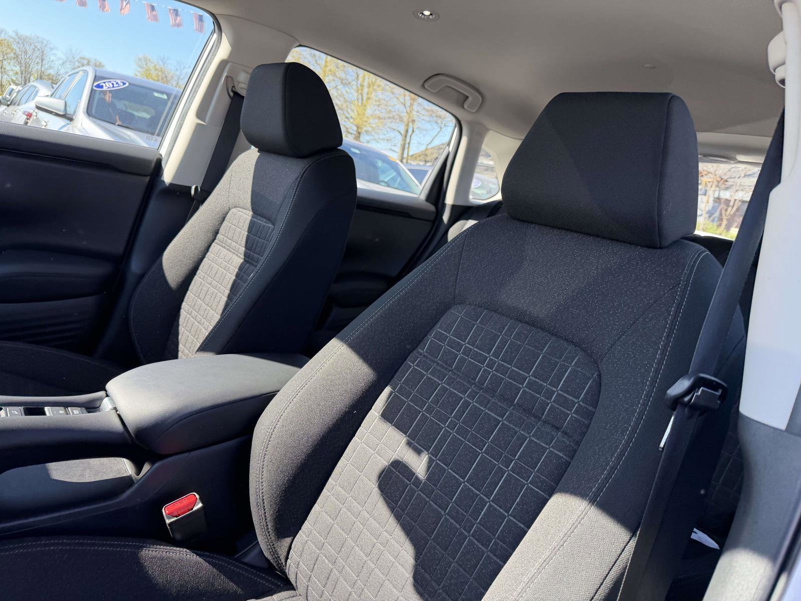Used 2023 Honda HR-V LX image 10