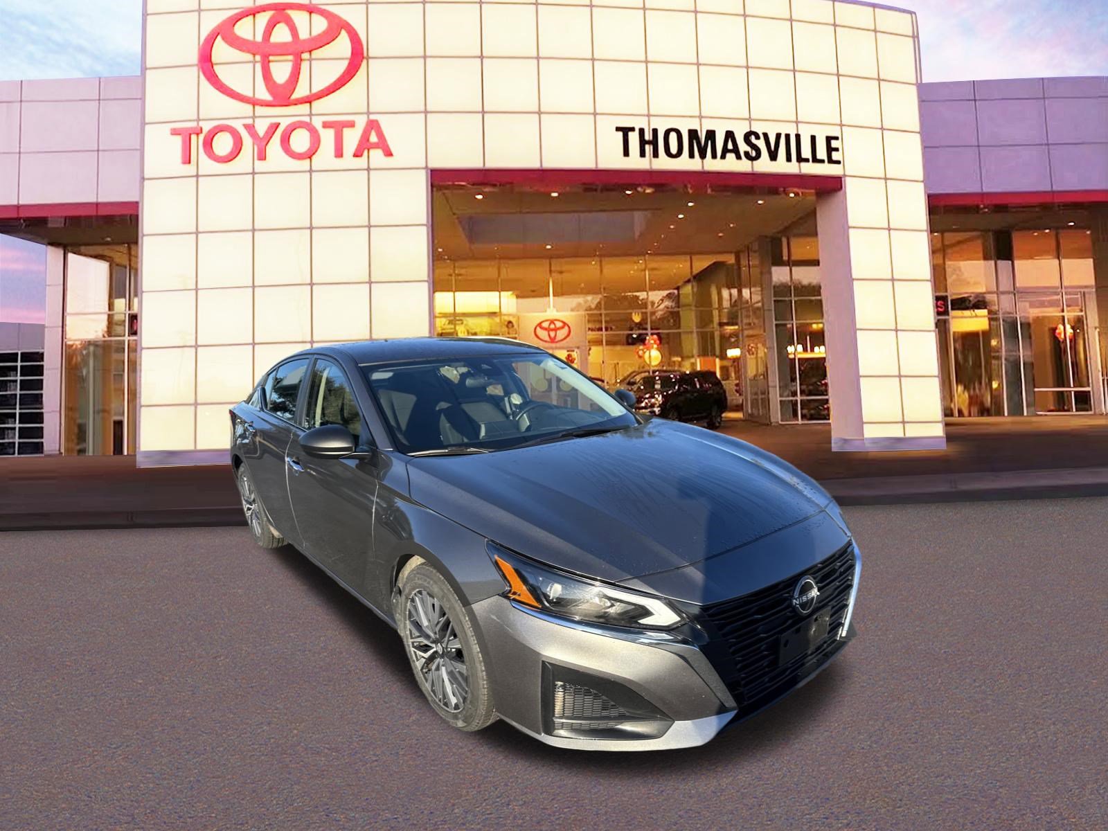 Used 2024 Nissan Altima 2.5 SV image 3