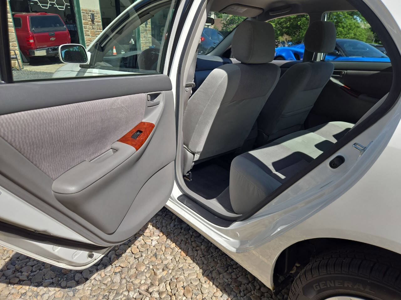 Used 2007 Toyota Corolla LE FWD image 18