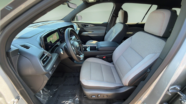 Used 2026 Chevrolet Traverse LT w/ Driver Confidence Package FWD image 22