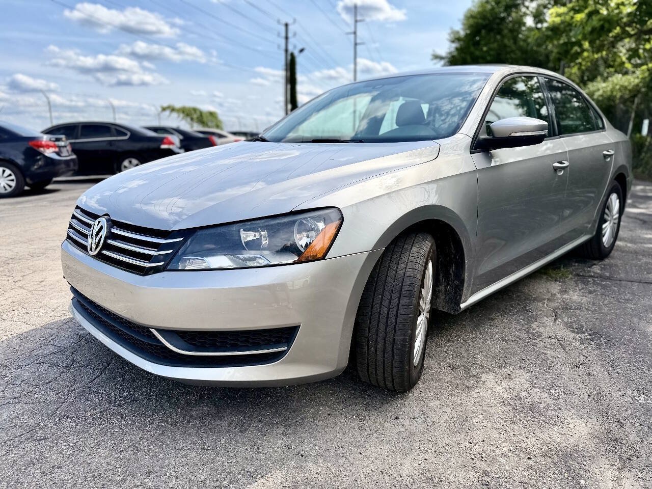 Used 2014 Volkswagen Passat 1.8T S FWD image 1