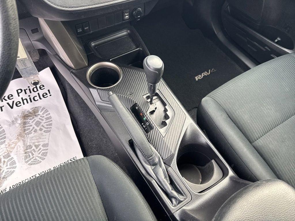 Used 2015 Toyota RAV4 LE image 22