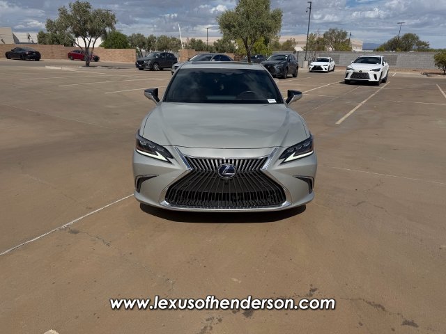 Used 2021 Lexus ES 300h w/ Accessory Package FWD image 2