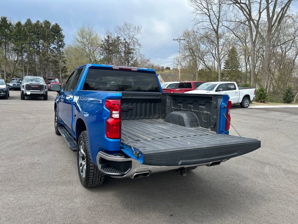 Used 2023 Chevrolet Silverado 1500 LT AWD/4WD image 12