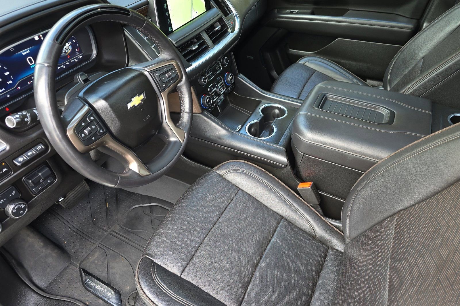 Used 2023 Chevrolet Suburban High Country w/ Advanced Technology Package AWD/4WD image 10