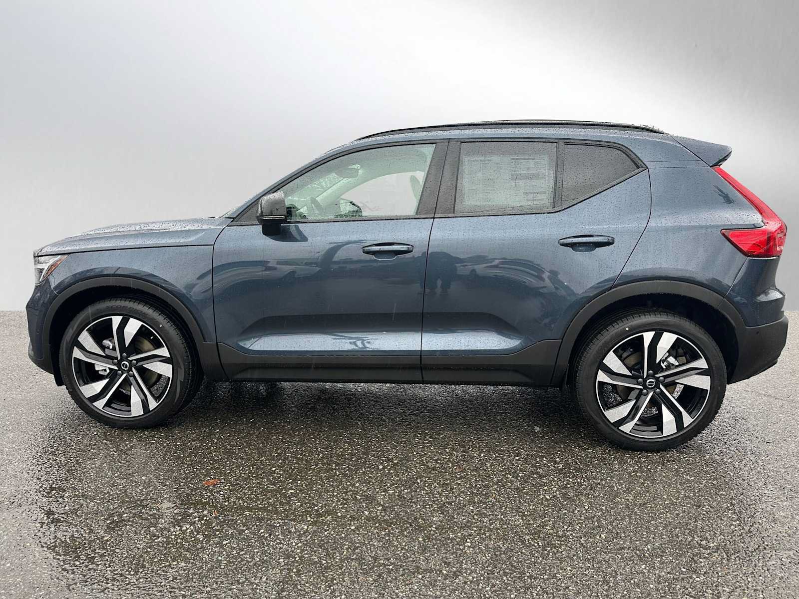 New 2026 Volvo XC40 B5 Ultra w/ Climate Package AWD/4WD image 6