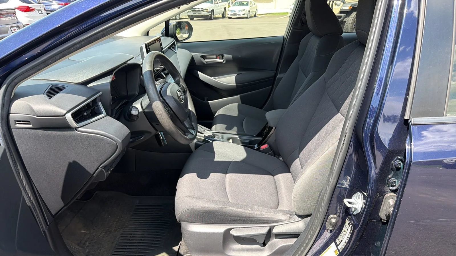 Used 2020 Toyota Corolla LE FWD image 10