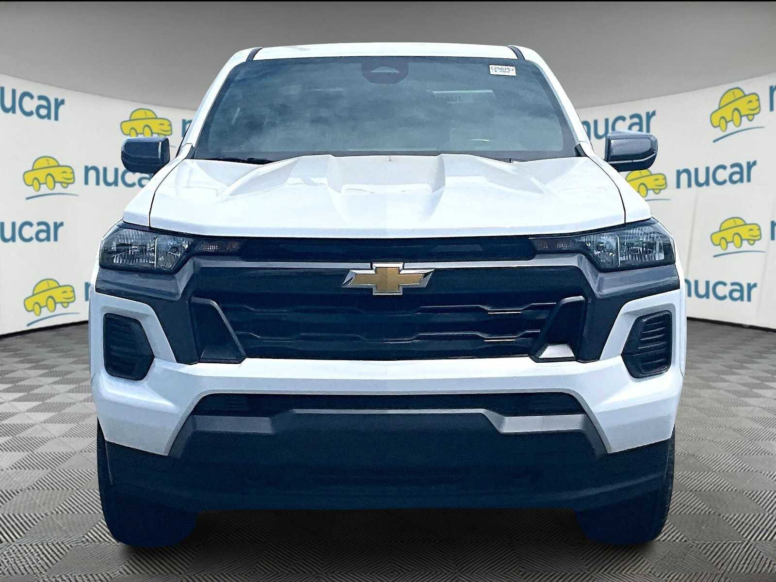 New 2025 Chevrolet Colorado LT image 3