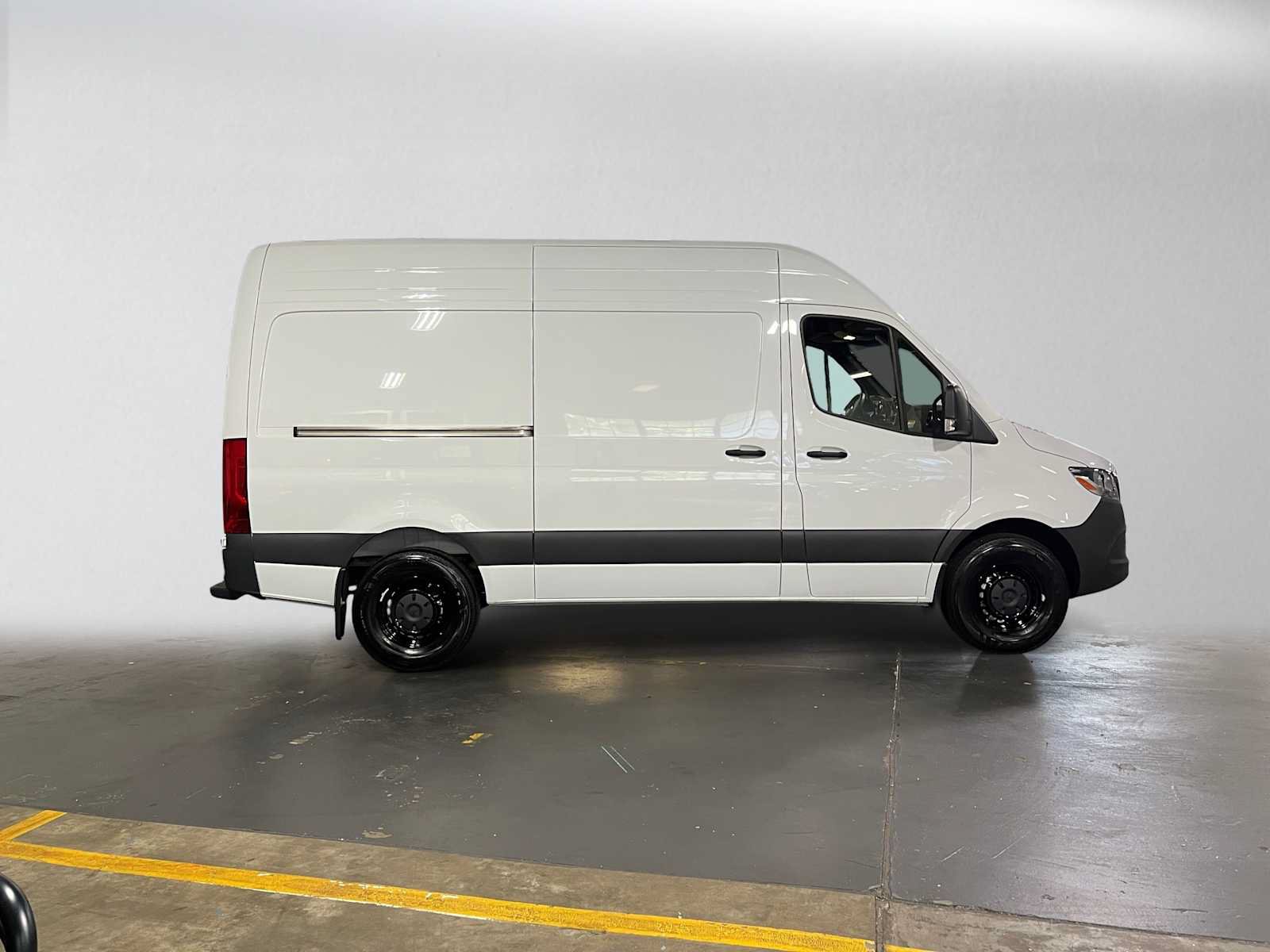 Used 2026 Mercedes-Benz Sprinter 2500 image 2
