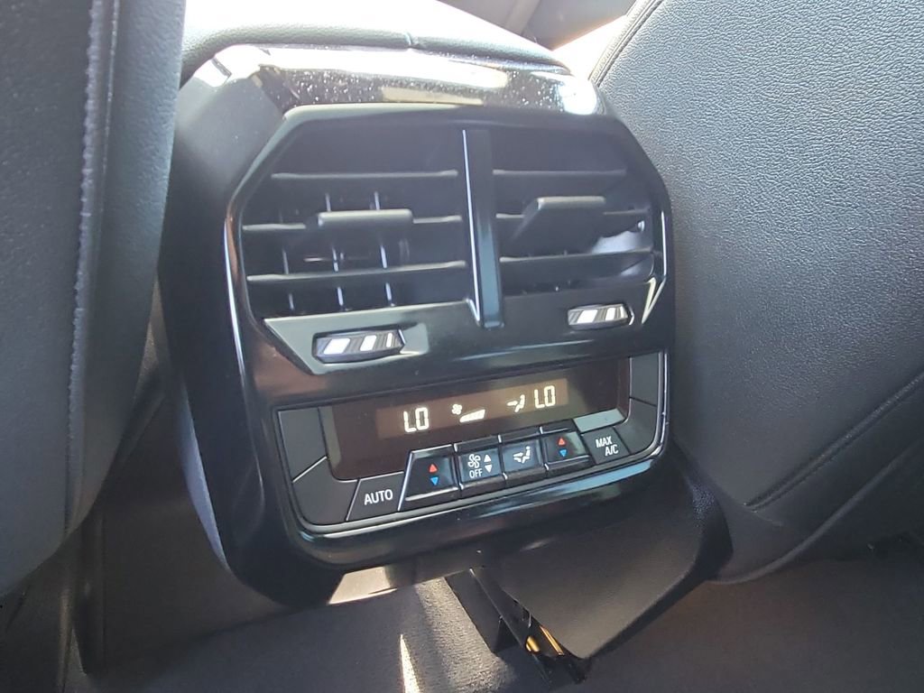 Used 2025 BMW iX xDrive50 image 21