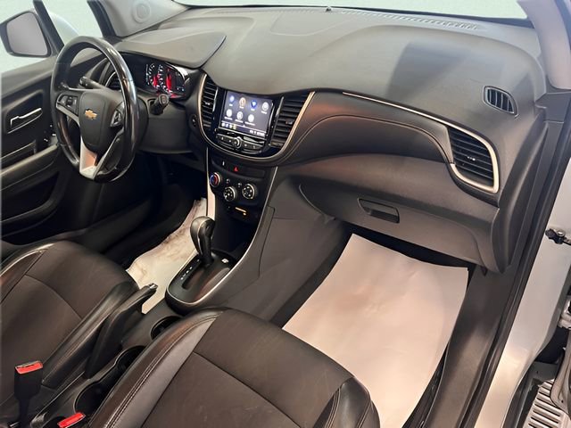 Used 2020 Chevrolet Trax LT w/ Driver Confidence Package AWD/4WD image 11