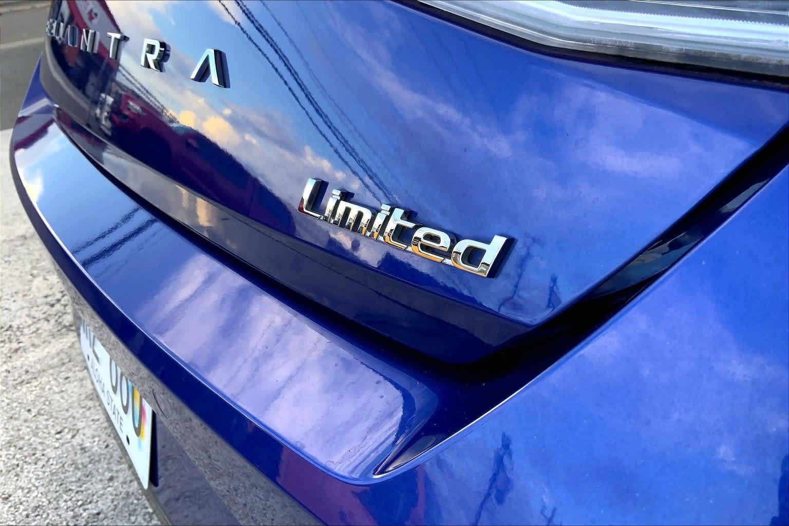 Used 2023 Hyundai Elantra Limited FWD image 7