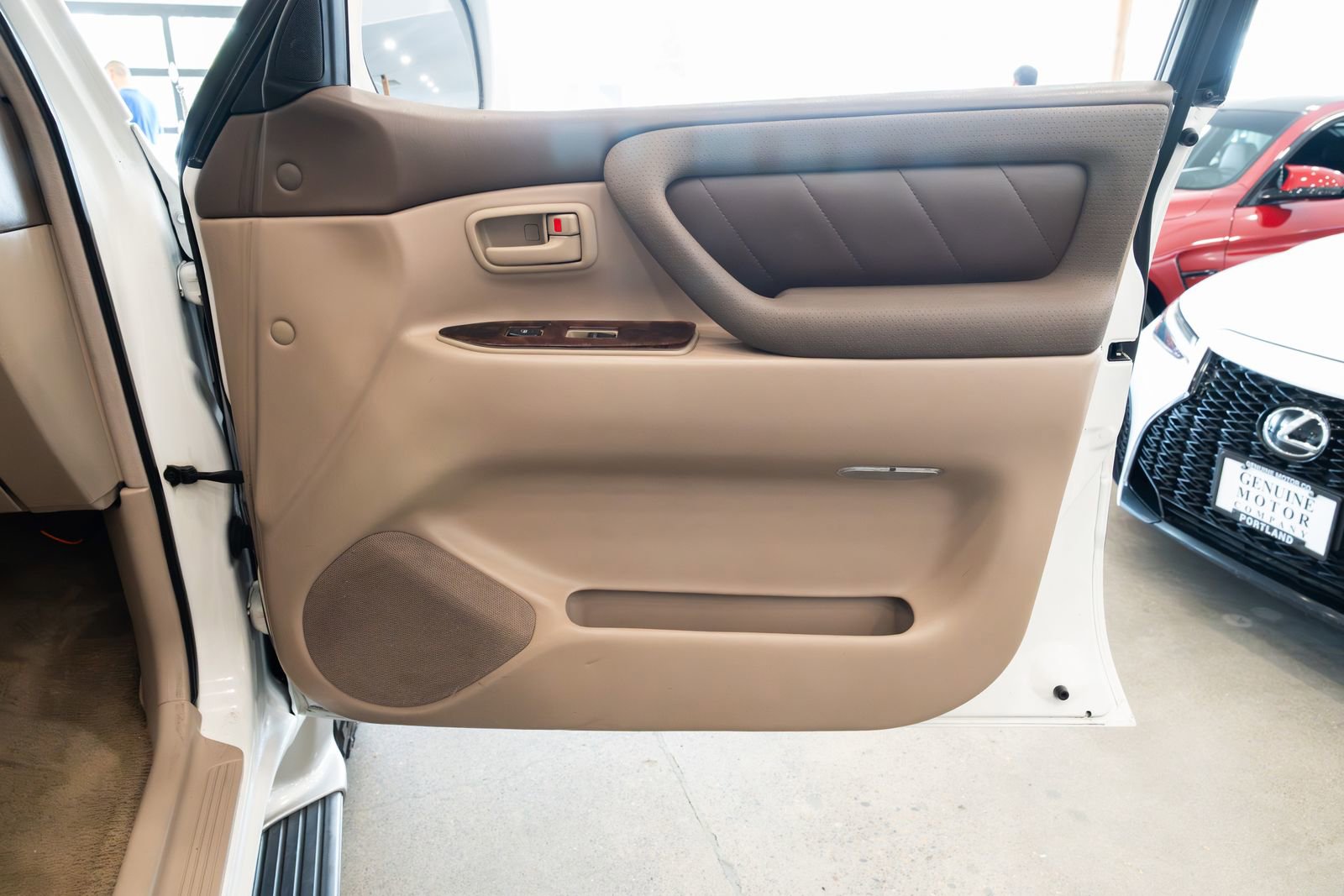 Used 2002 Toyota Land Cruiser AWD/4WD image 30