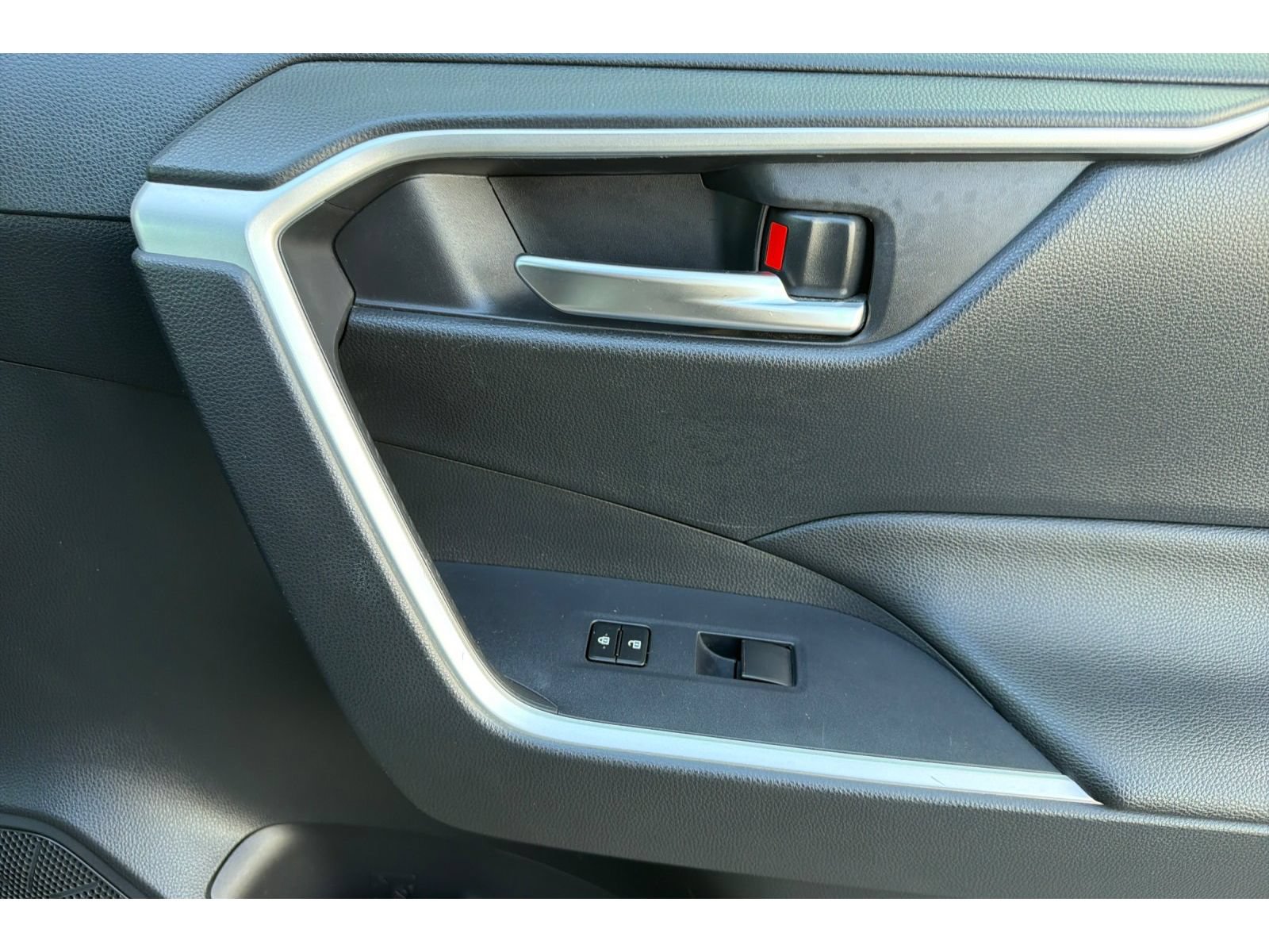 Used 2019 Toyota RAV4 XLE AWD/4WD image 20