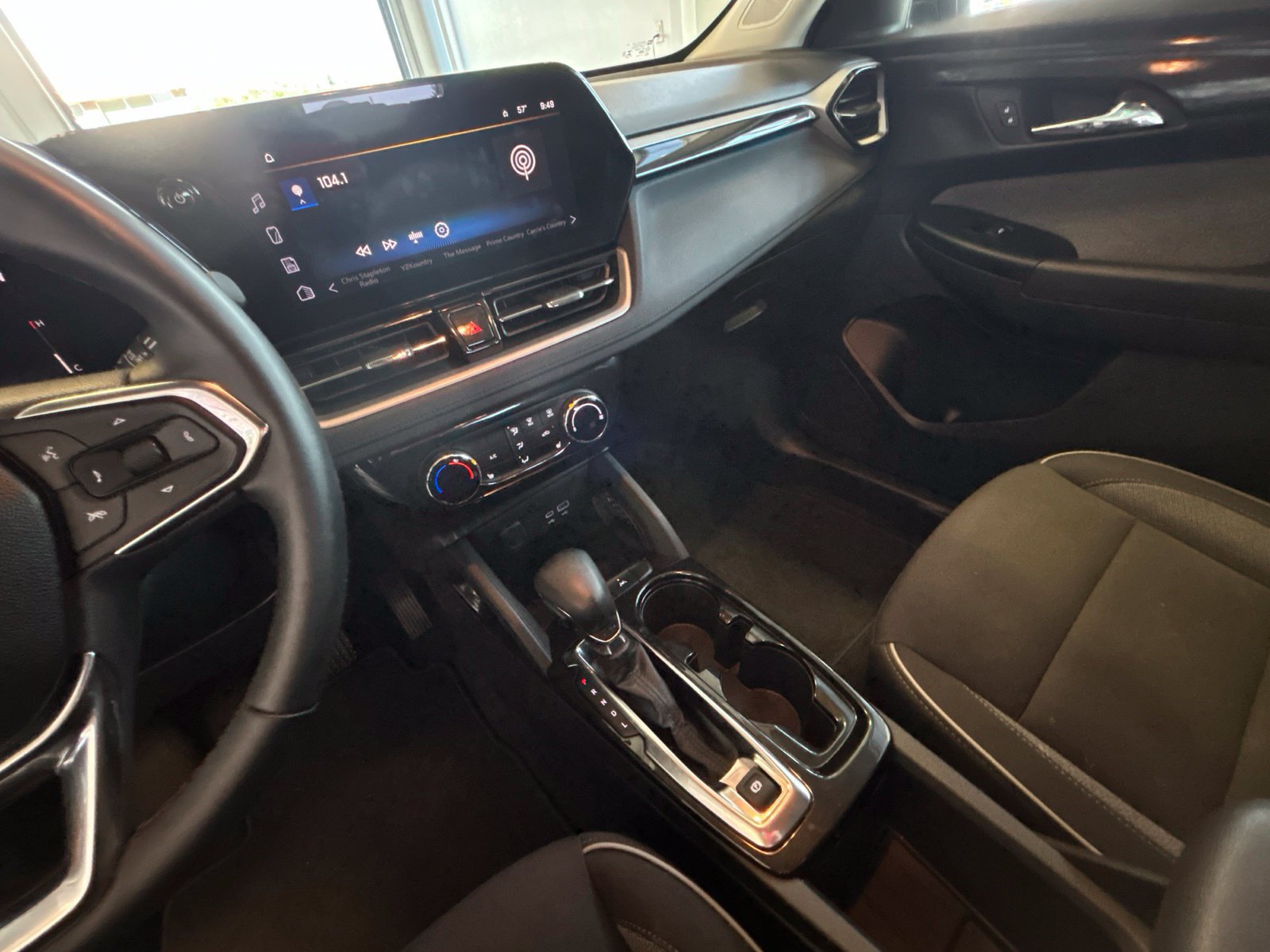 Used 2024 Chevrolet TrailBlazer LT w/ LT Cold Weather Package FWD image 21