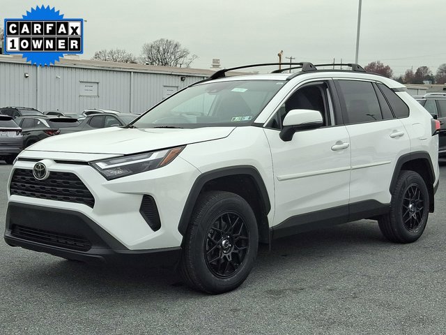 Used 2022 Toyota RAV4 XLE image 1