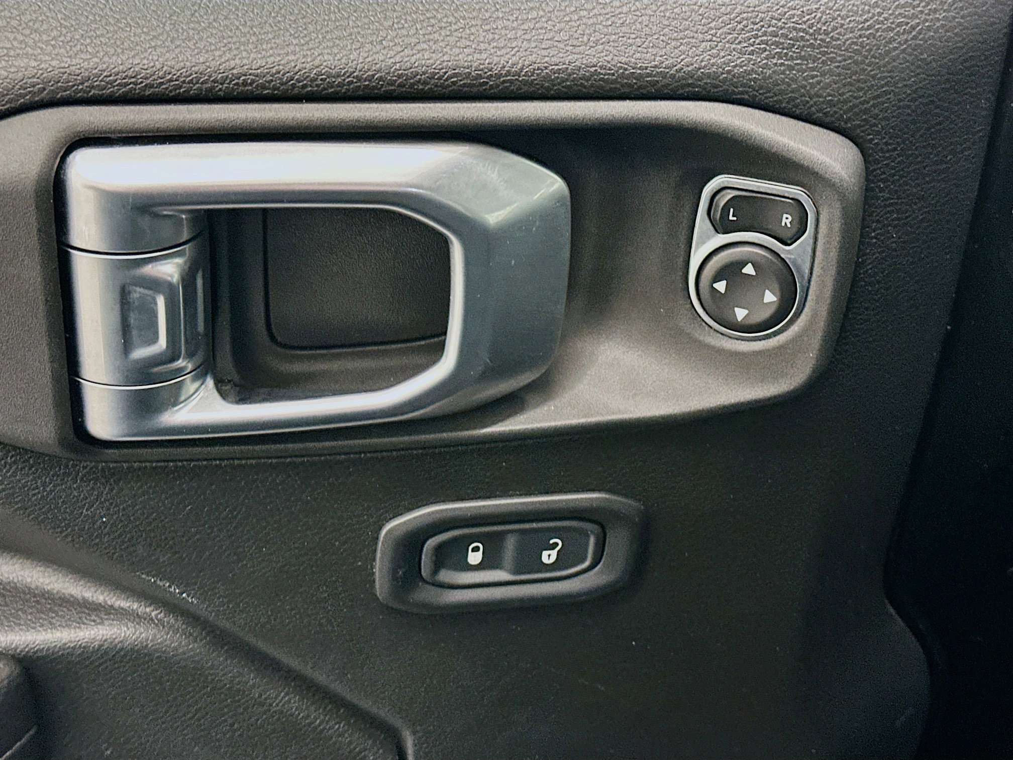 Used 2022 Jeep Wrangler Sport S AWD/4WD image 15